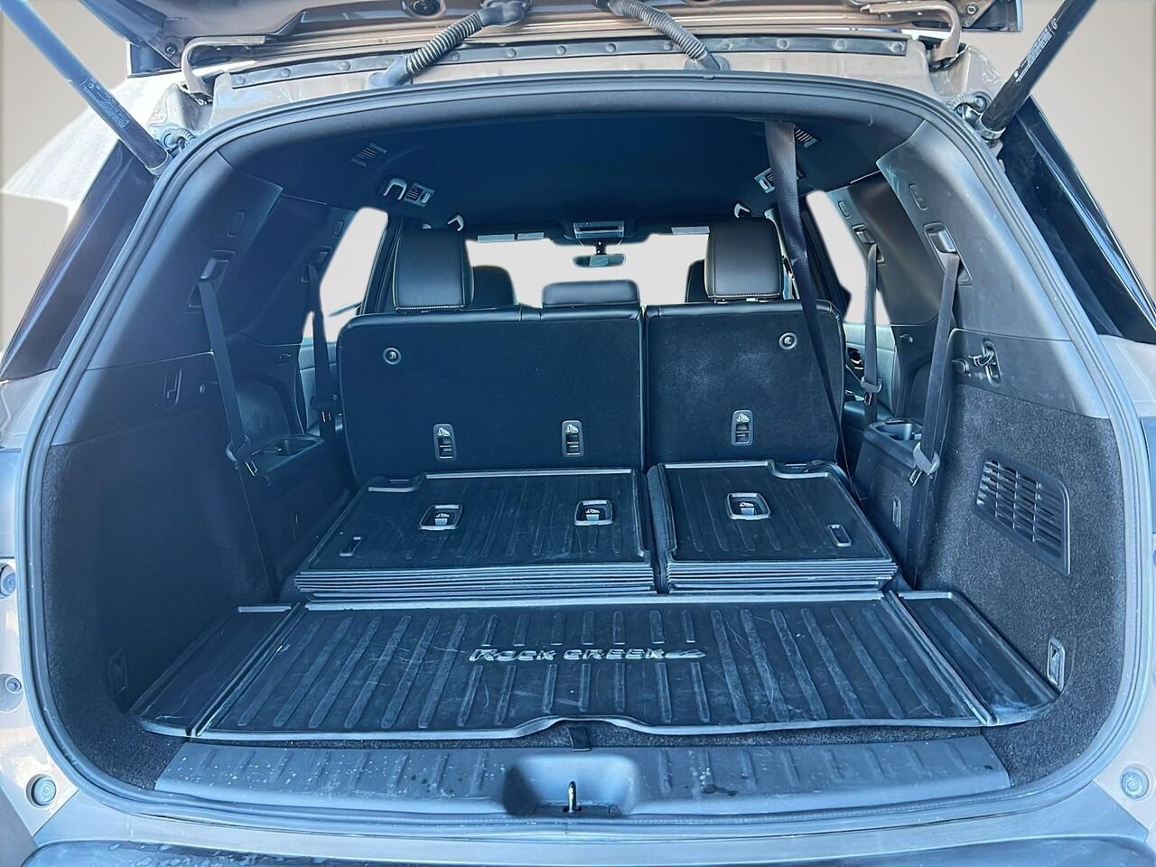 2024 Nissan Pathfinder ROCK CREEK Beige Québec - photo #5