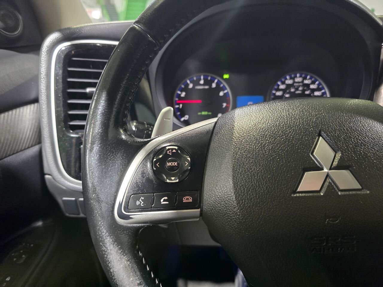 2014 Mitsubishi Outlander Black  - photo #18