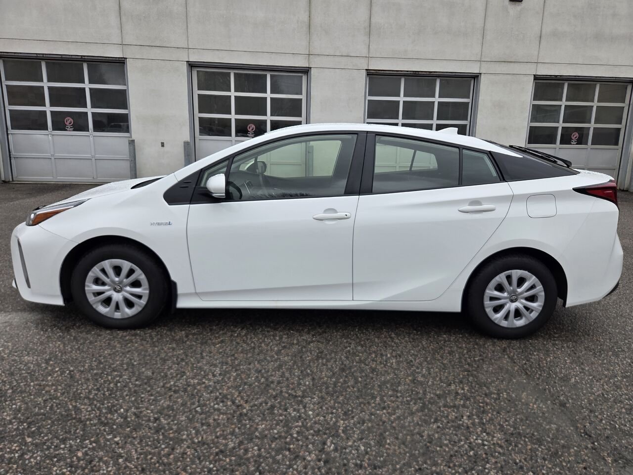 2020 Toyota PRIUS White Mont-Laurier - photo #7