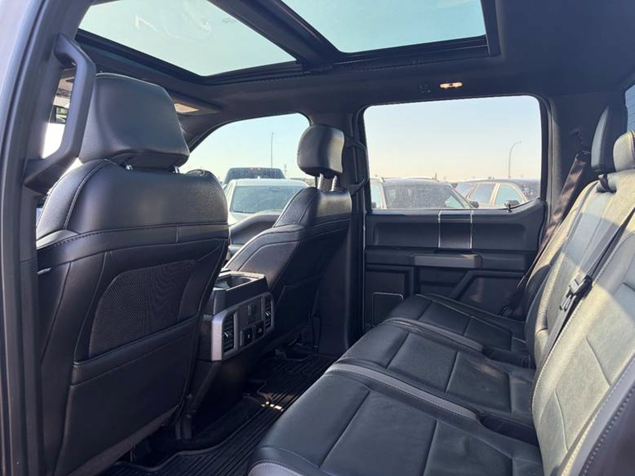 2017 Ford F-150 4WD SuperCrew 145 Raptor White Sherwood Park - photo #5