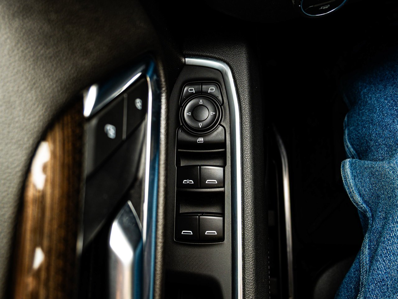 2026 Chevrolet Silverado 1500 4WD Crew Cab 147 LT Black Sherwood Park - photo #16