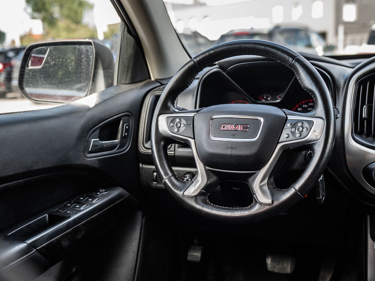 GMC Canyon 2016 Rouge Sainte-Julienne - photo #23