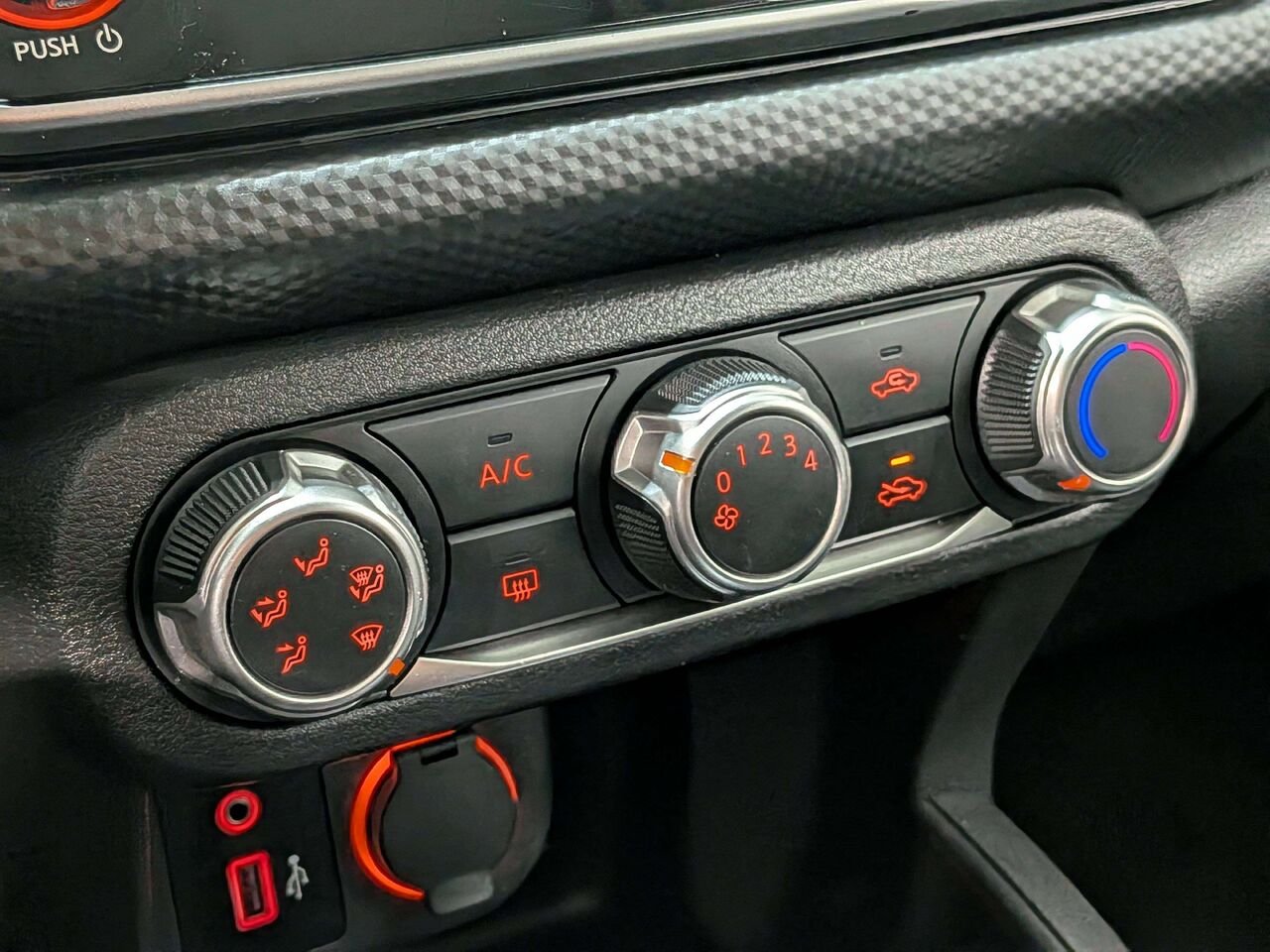 2024 Nissan Kicks S FWD Black Val-David - photo #22