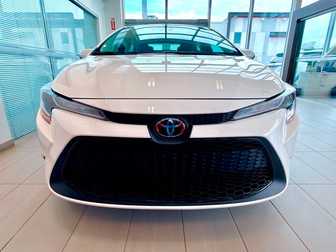 Toyota Corolla 2022 Blanc Notre-Dame-des-Prairies - photo #4