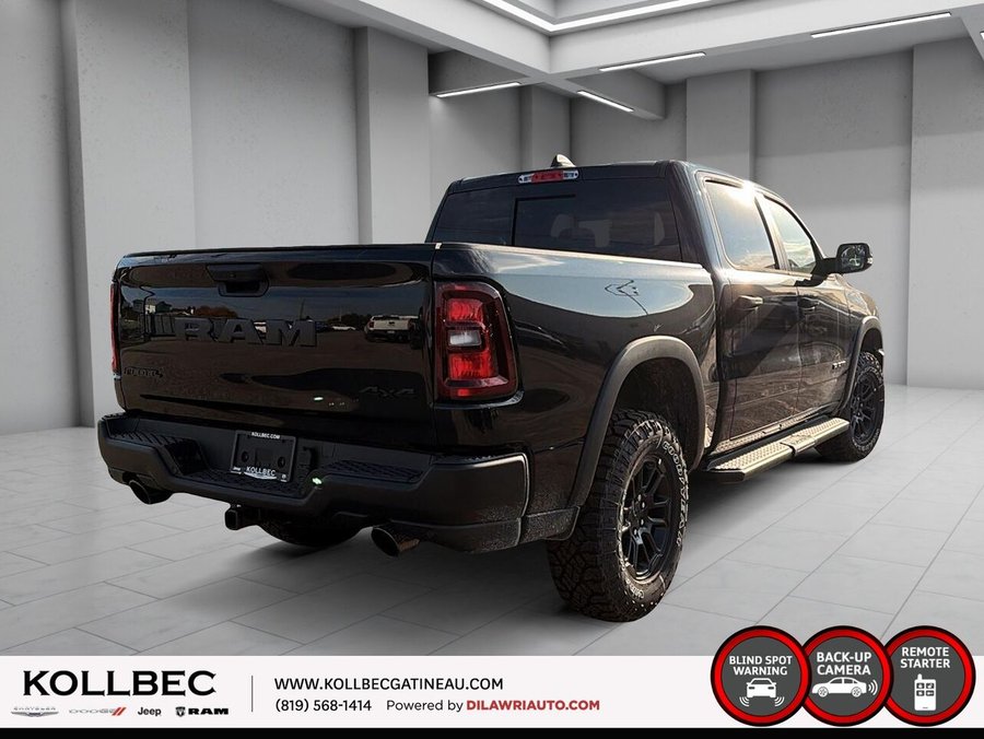 RAM 1500 Rebel cabine d'équipe 4x4 caisse de 5 pi 7 po 2026 Couche nacrée cristal noir étincelant