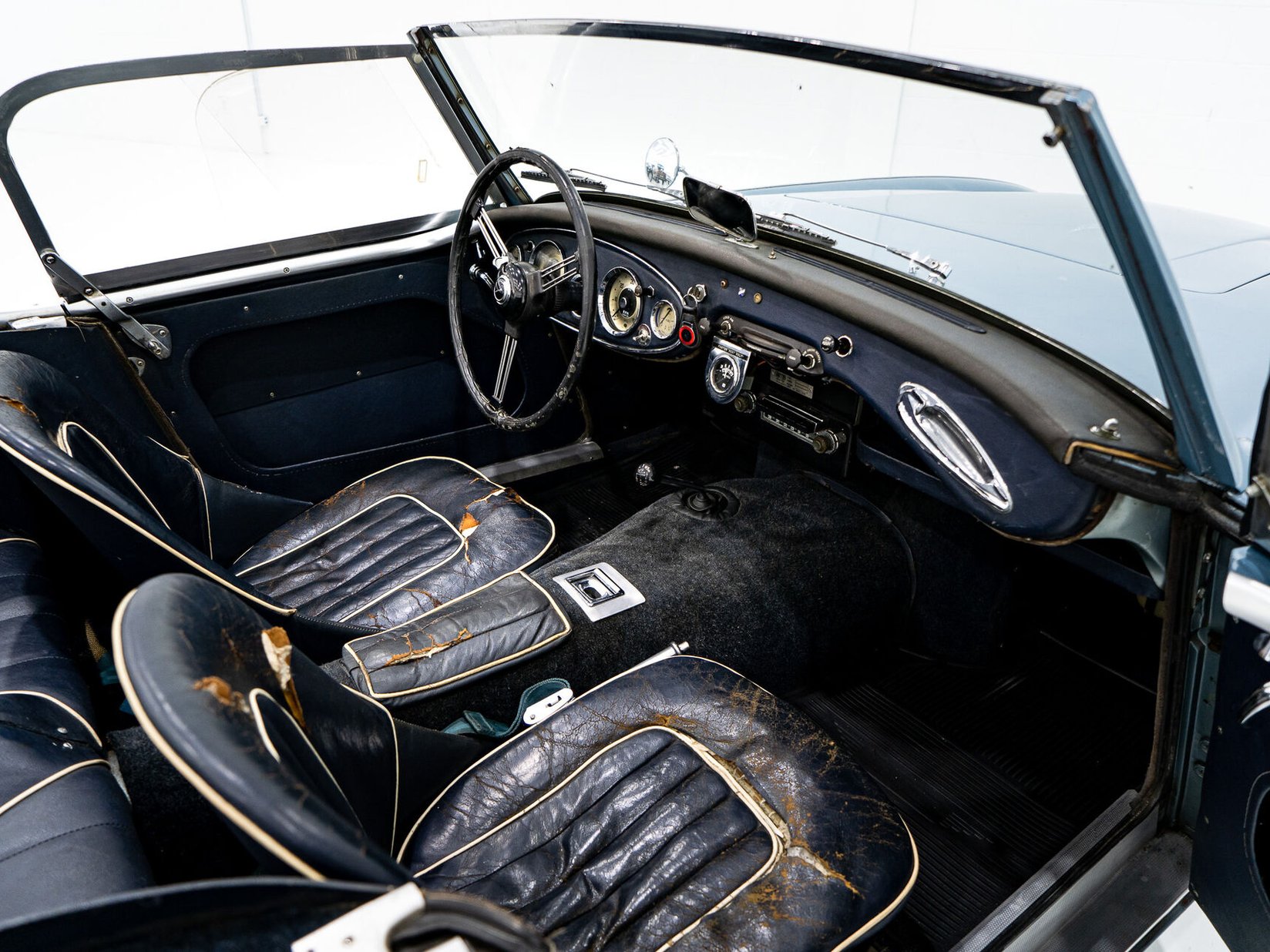 Austin Healey 3000 Recent drivetrain complete rebuild **PRIX EN USD** 1960 Bleu Montréal - photo #12