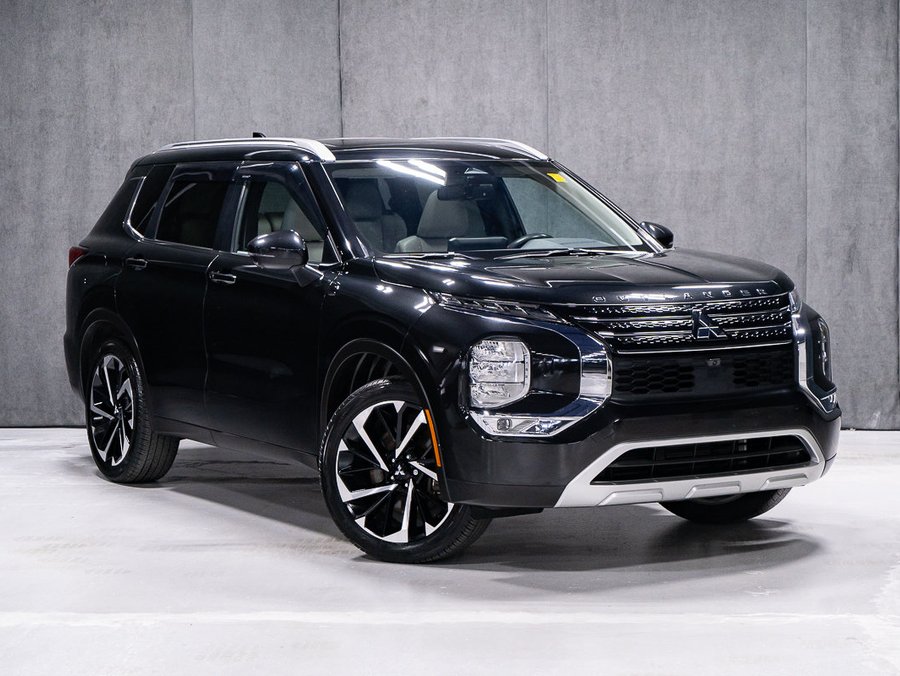 2023 Mitsubishi Outlander SE Black