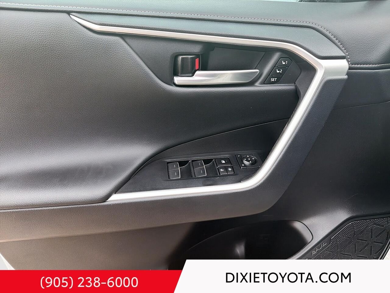 2024 Toyota RAV4 LIMITED AWD / CLEAN CARFAX / HEATED AND VENTILATED SEATS / MOONROOF / ALLOY WHEELS / CARPLAY AND ANDROID AUTO White Mississauga - photo #7