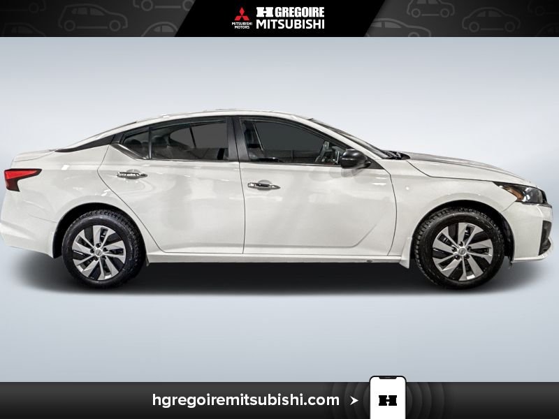 2024 Nissan Altima White Laval - photo #10