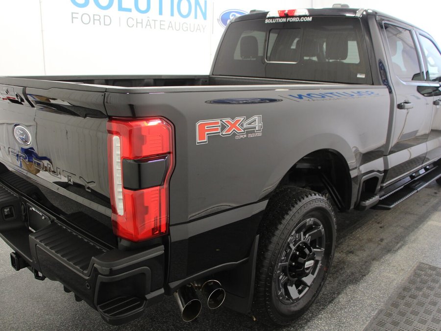 2024 Ford Super Duty F-250 SRW LARIAT 2024 Black