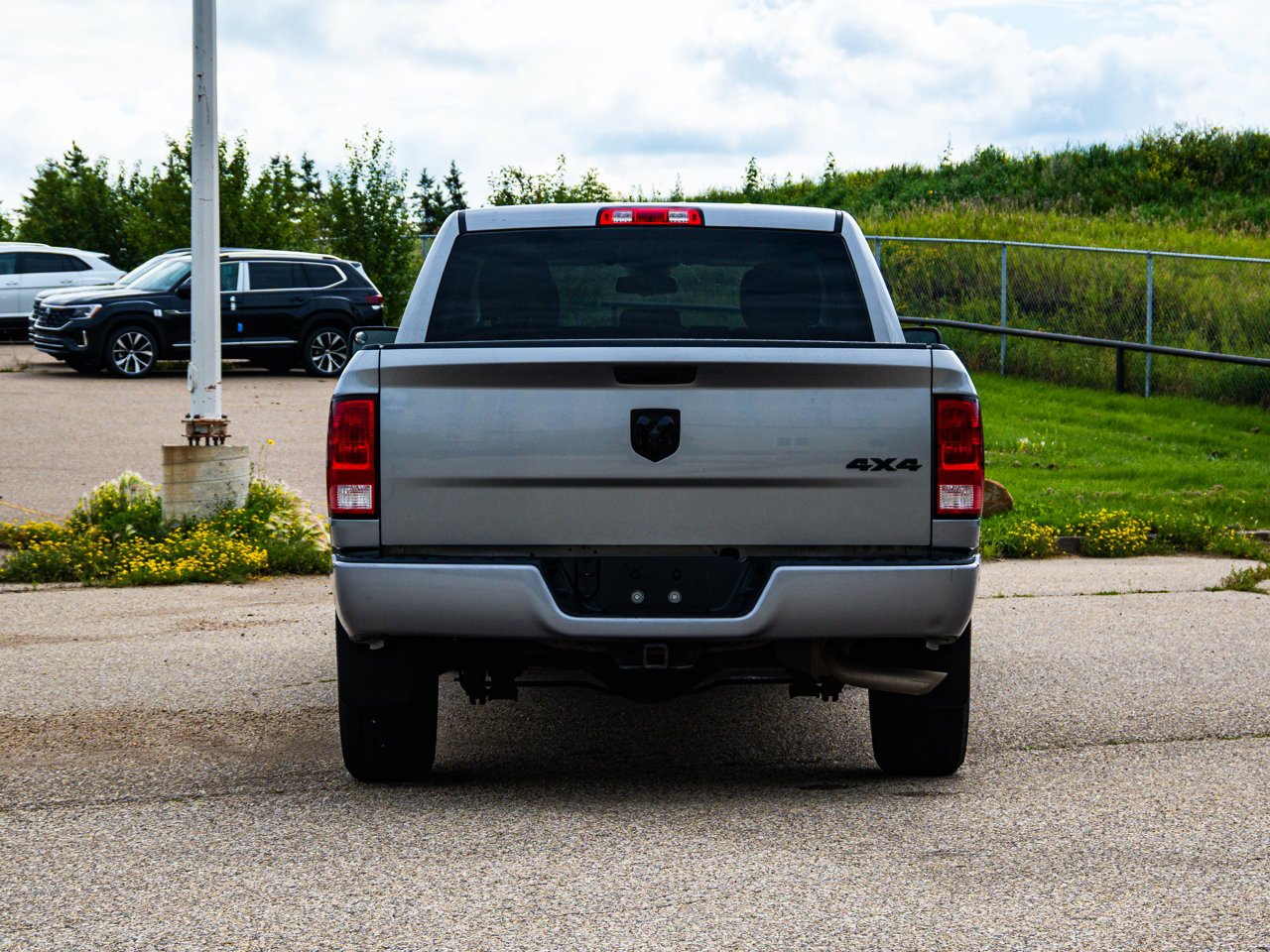 2021 Ram 1500 Classic Express 4x4 Crew Cab 5'7 Box Grey Sherwood Park - photo #11