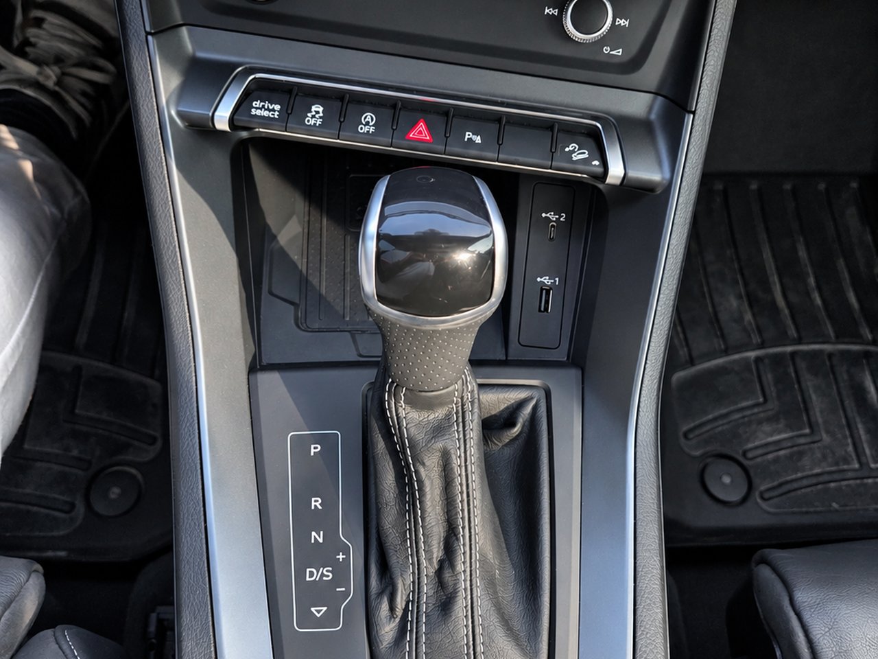 Audi Q3 Progressiv 2020 Gris Granby - photo #19