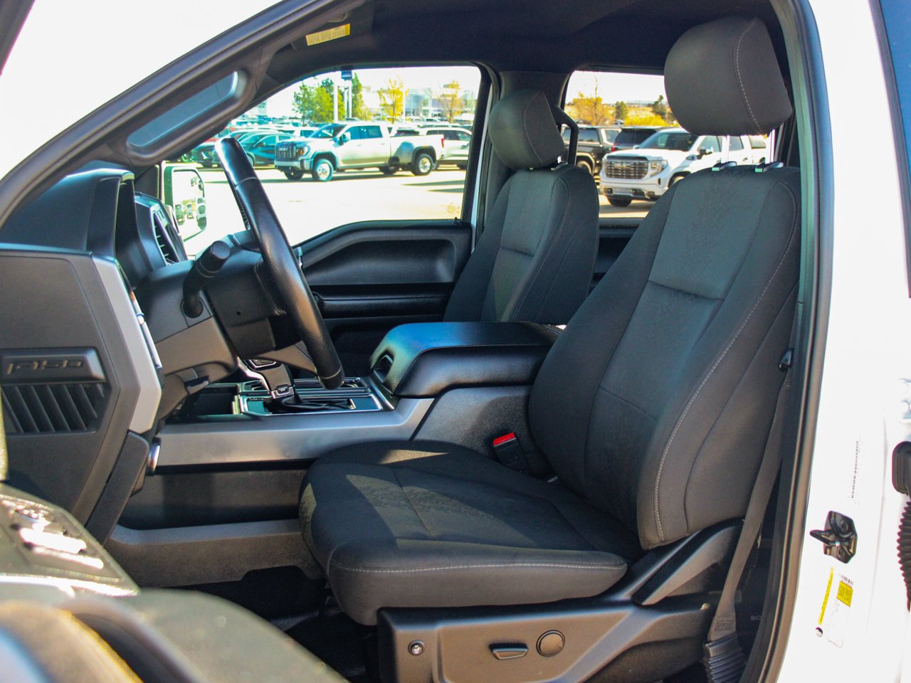 2019 Ford F-150 XLT 4WD SuperCrew 5.5' Box White Sherwood Park - photo #26