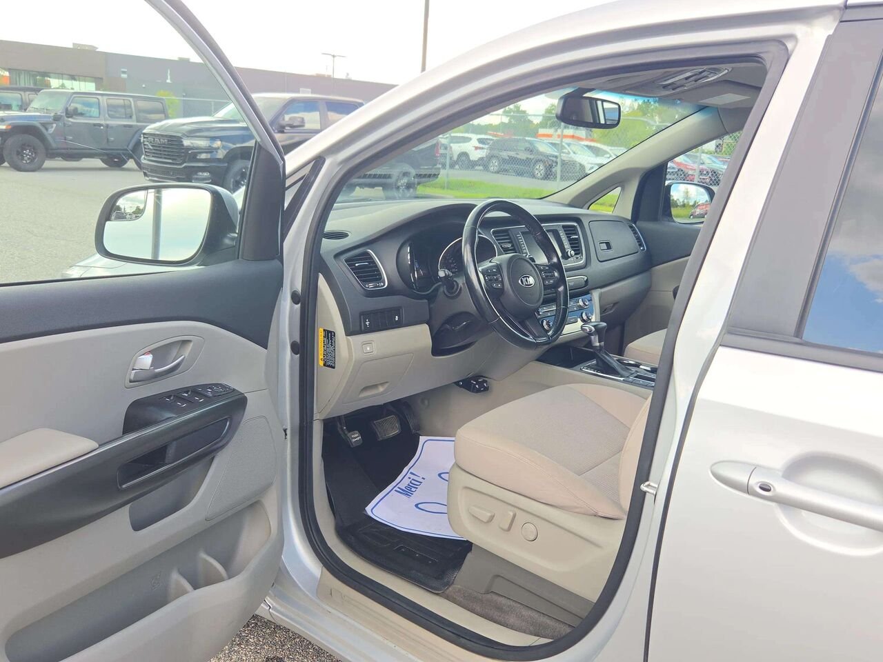 Kia Sedona 2020 Argent Gatineau - photo #12