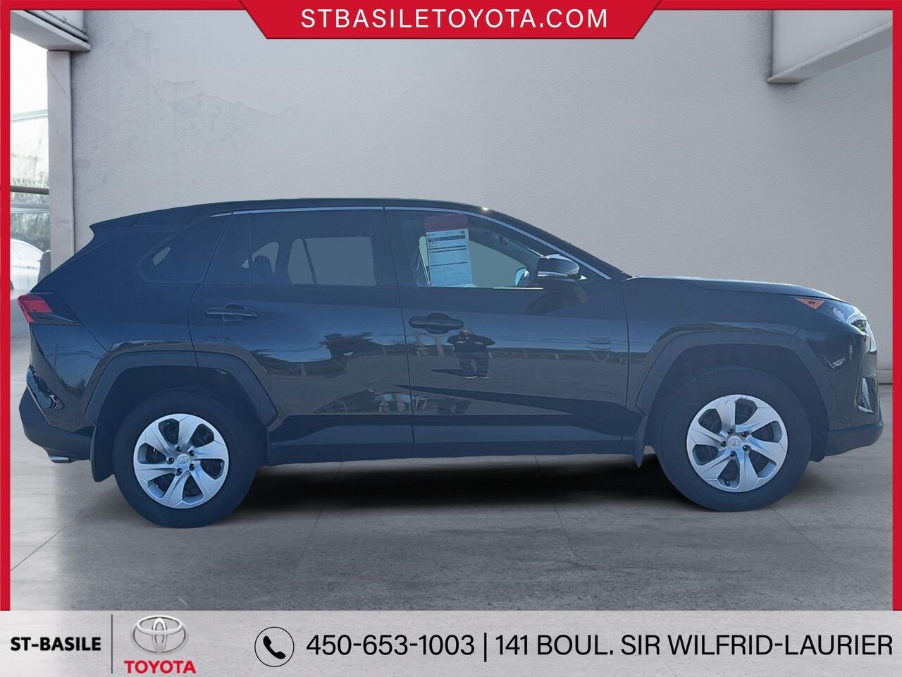 TOYOTA RAV4 2024 Noir minuit métallisé Saint-Basile-le-Grand - photo #2