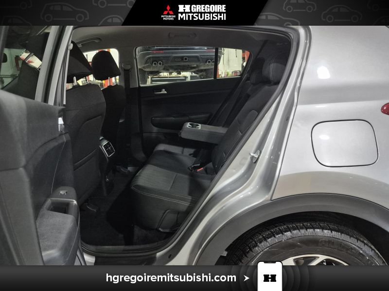 2020 Kia Sportage Grey Blainville - photo #28