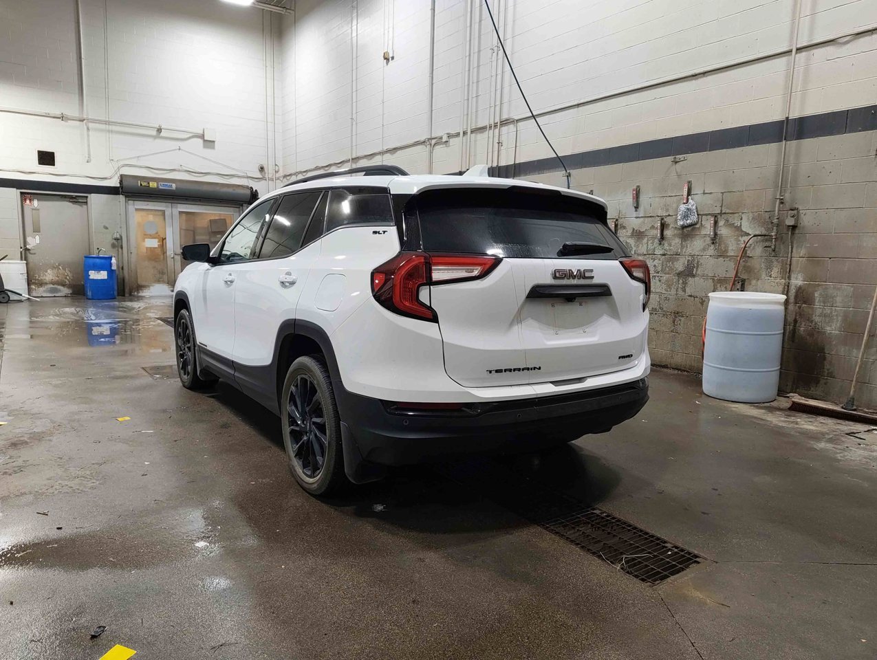 2024 GMC Terrain AWD 4dr SLT White Sherwood Park - photo #4