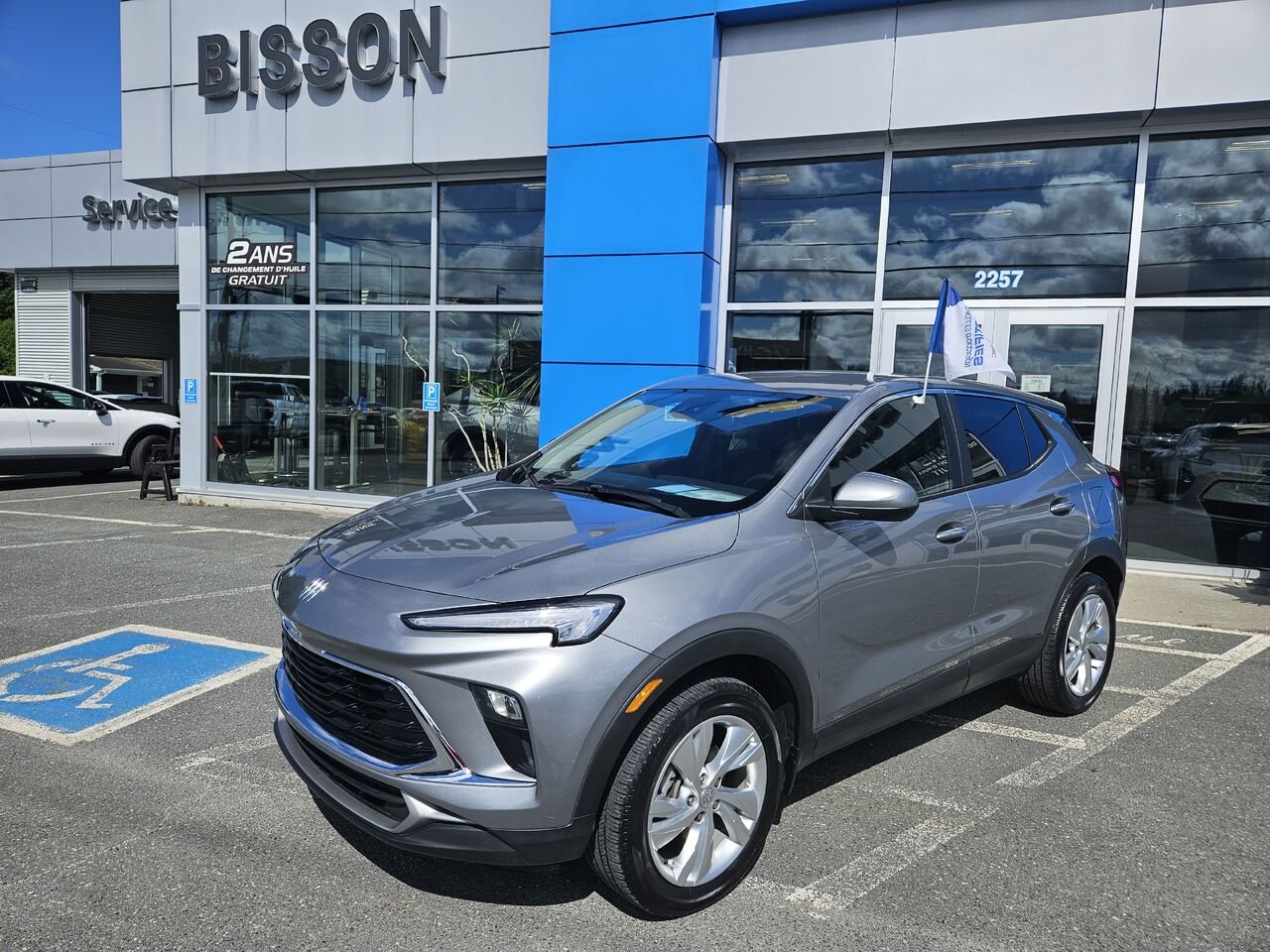 2024 Buick Encore GX Privilégiée 4 portes TI Silver Thetford Mines - photo #0
