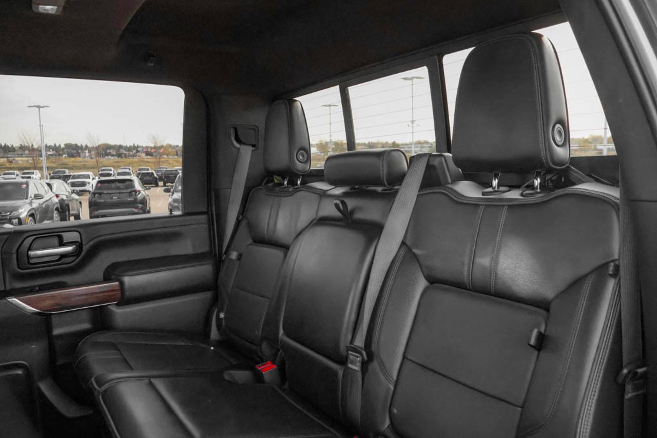2022 Chevrolet Silverado 3500HD 4WD Crew Cab 159 High Country Black Sherwood Park - photo #33