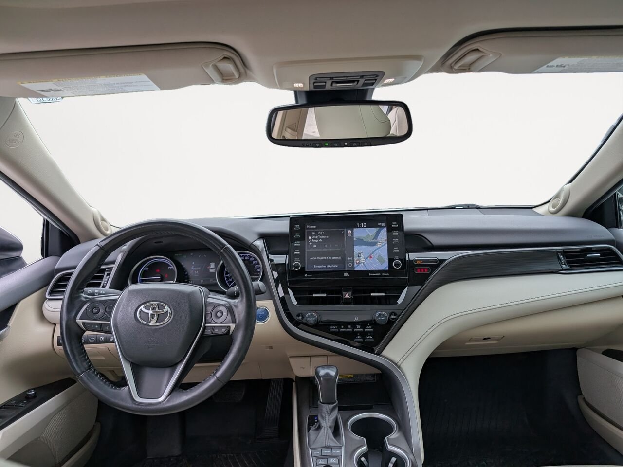 Toyota Camry Hybride XLE/SIÈGES CHAUFFANTS ET VENTILLÉS/TOIT OUVRANT/VOLANT CHAUFFANT/SIÈGES EN CUIR/BLUETOOTH/AC 2021 Blanc Sherbrooke - photo #9