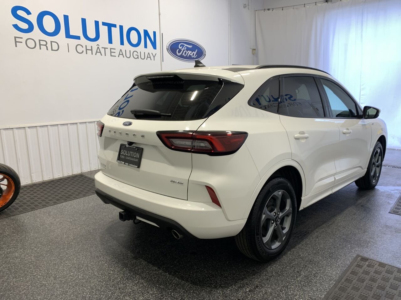 2024 Ford Escape ST-LINE AWD ST-Line Select TI White Châteauguay - photo #5