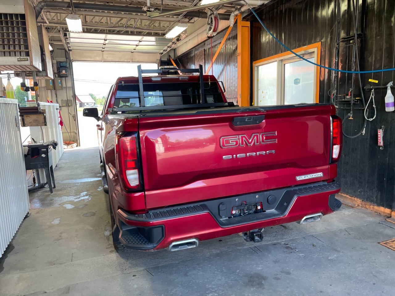 GMC Sierra 1500 ELEVATION X31 CREW 4X4 V8 *SIÈGES CHAUFF* WIFI USB 2021 Rouge Saint-Jérôme - photo #4