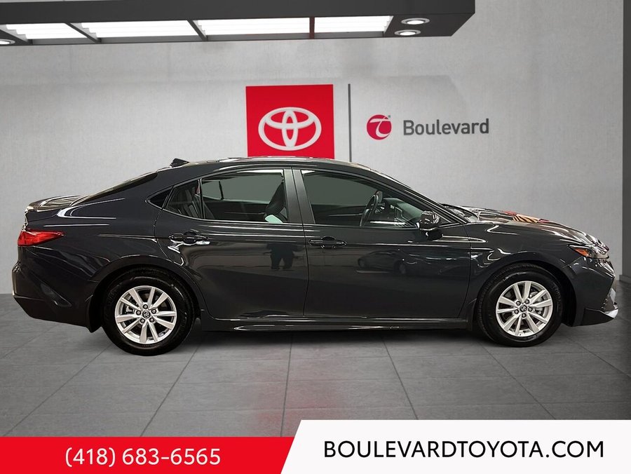 TOYOTA CAMRY SE 2026 Gris