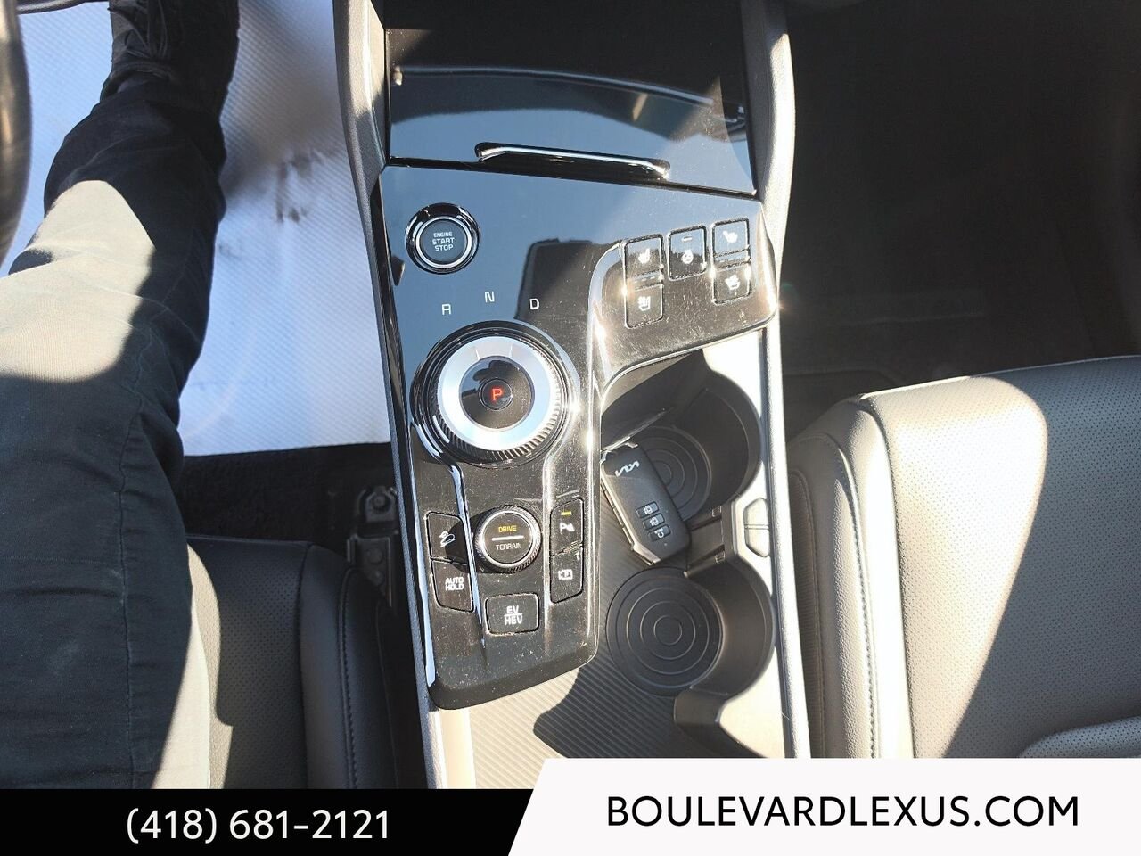 Kia Sportage hybride rechargeable 19822A | SX TI avec intérieur noir 2024 Gris Québec - photo #16