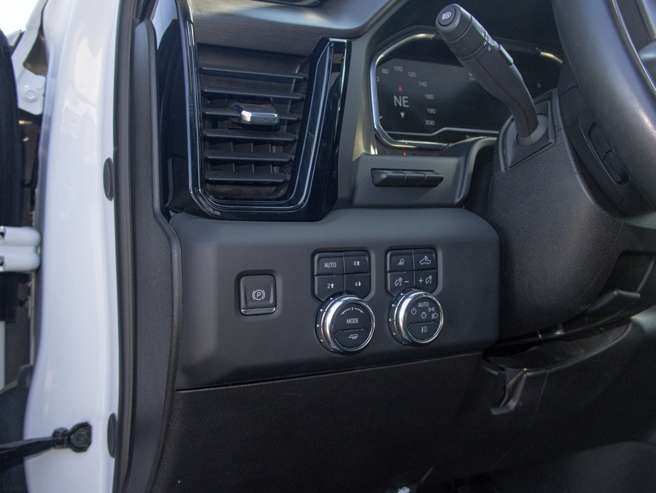 2024 GMC Sierra 2500HD 4WD Crew Cab 159 AT4 White Sherwood Park - photo #22