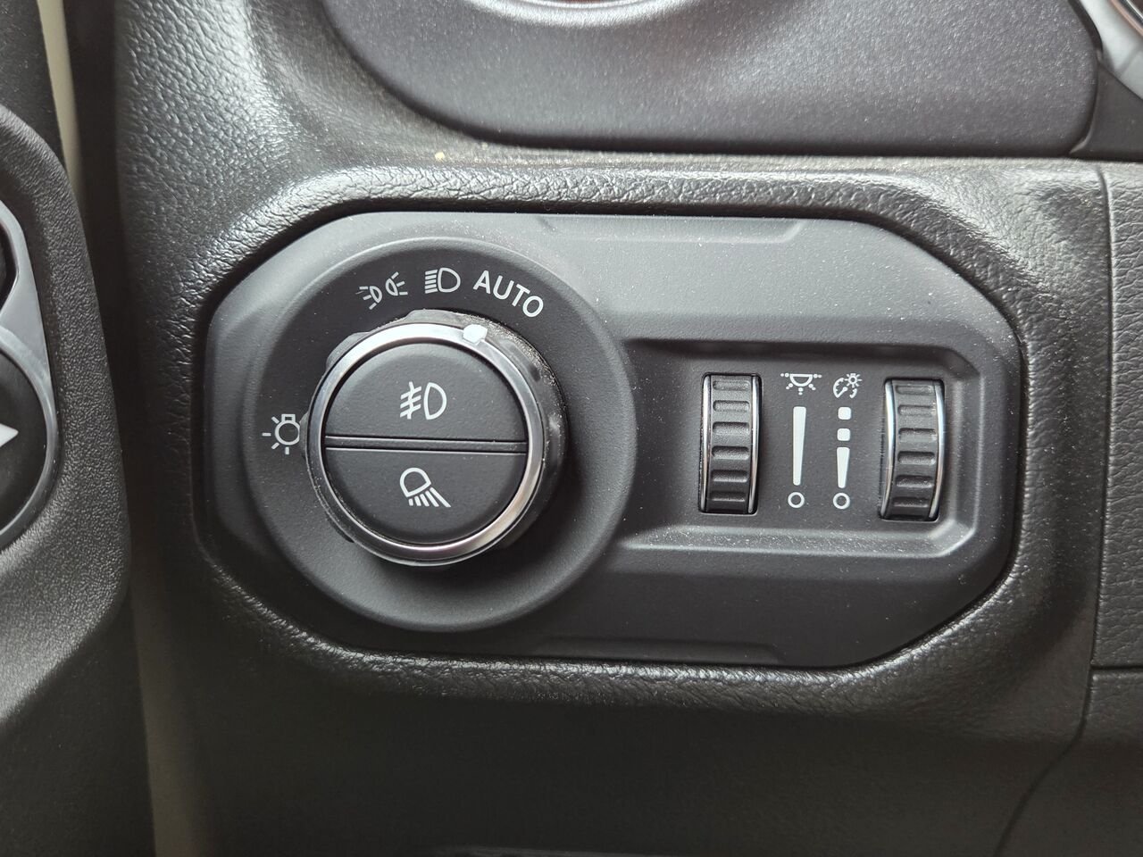 Jeep Gladiator Mojave 2022 Beige Granby - photo #21