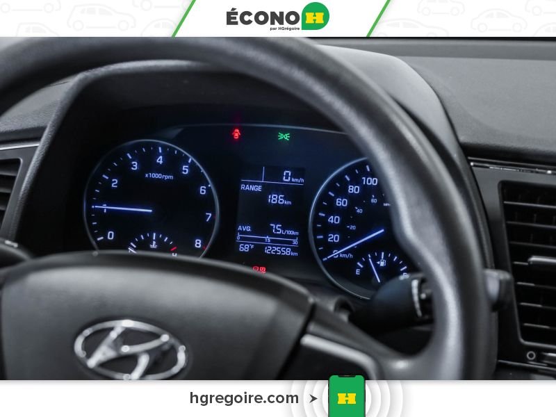 2017 Hyundai Elantra Silver Laval - photo #14