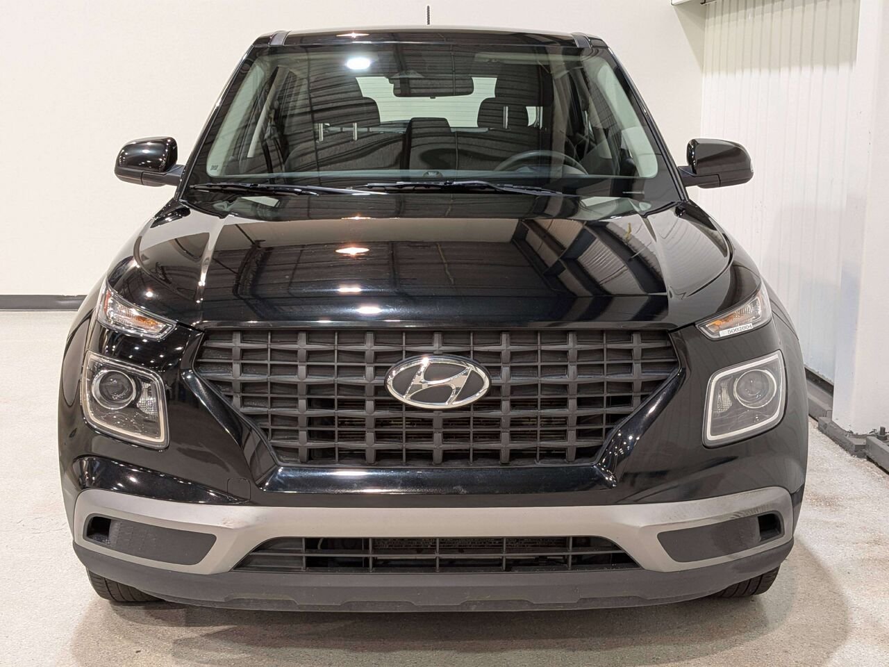 2023 Hyundai Venue Essential IVT Black Val-David - photo #3