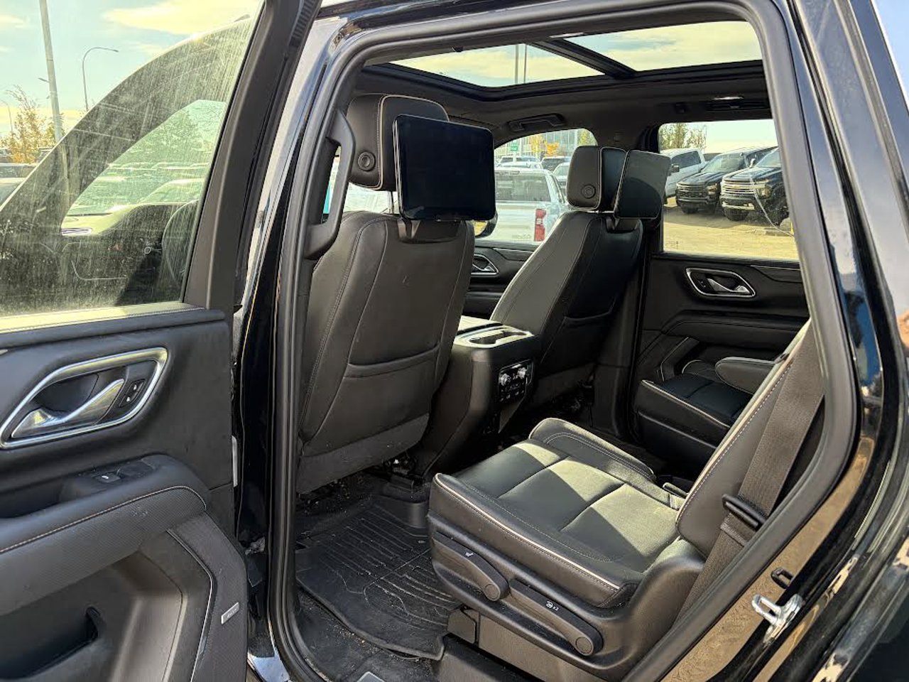 2021 GMC Yukon 4WD 4dr SLT Black Sherwood Park - photo #5