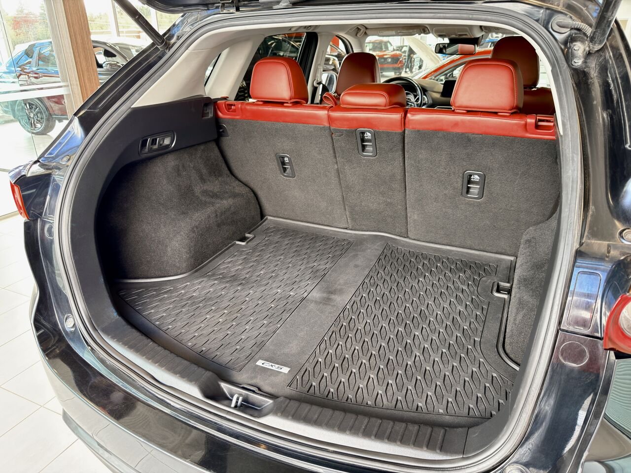 2021 Mazda CX-5 Black Notre-Dame-des-Prairies - photo #11