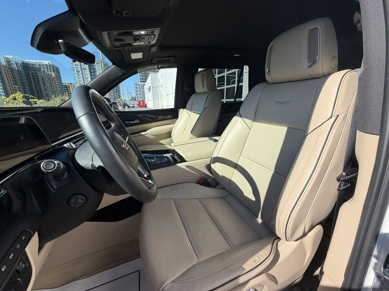 2023 Cadillac Escalade PREMIUM LUXURY AWD FINANCEMENT À PARTIR 3.99% White Laval - photo #15