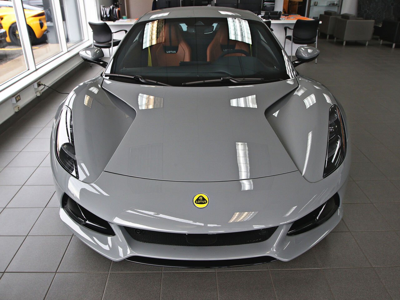 Lotus Emira 2026 Nimbus Gray Québec - photo #2