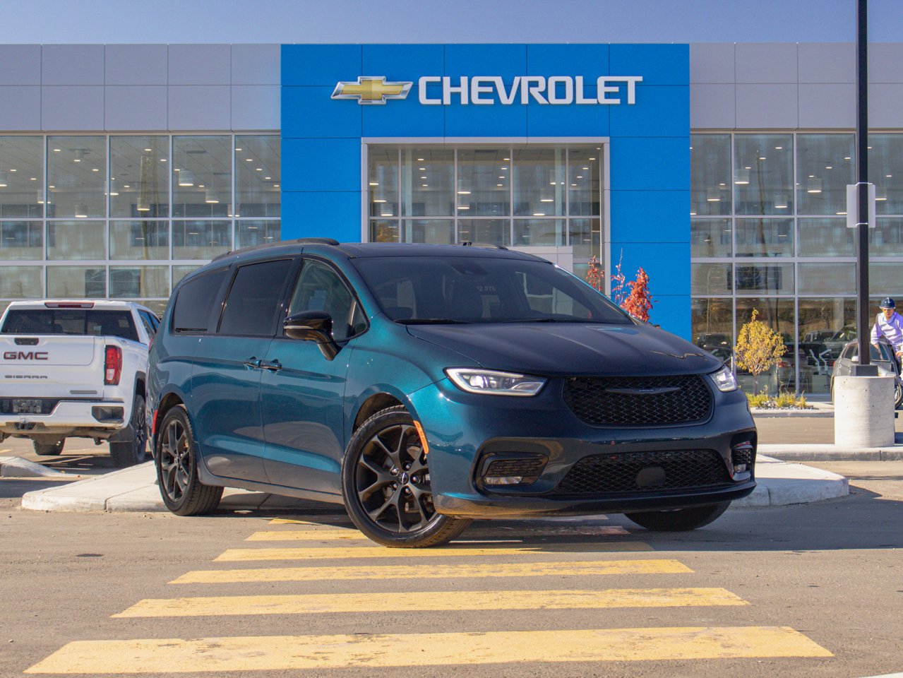 2025 Chrysler Pacifica Limited FWD Blue Sherwood Park - photo #1