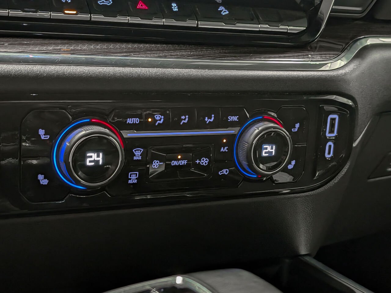 2024 CHEVROLET Silverado 1500 LT TrailBoss 4WD Crew Cab Diesel Black Sherbrooke - photo #16