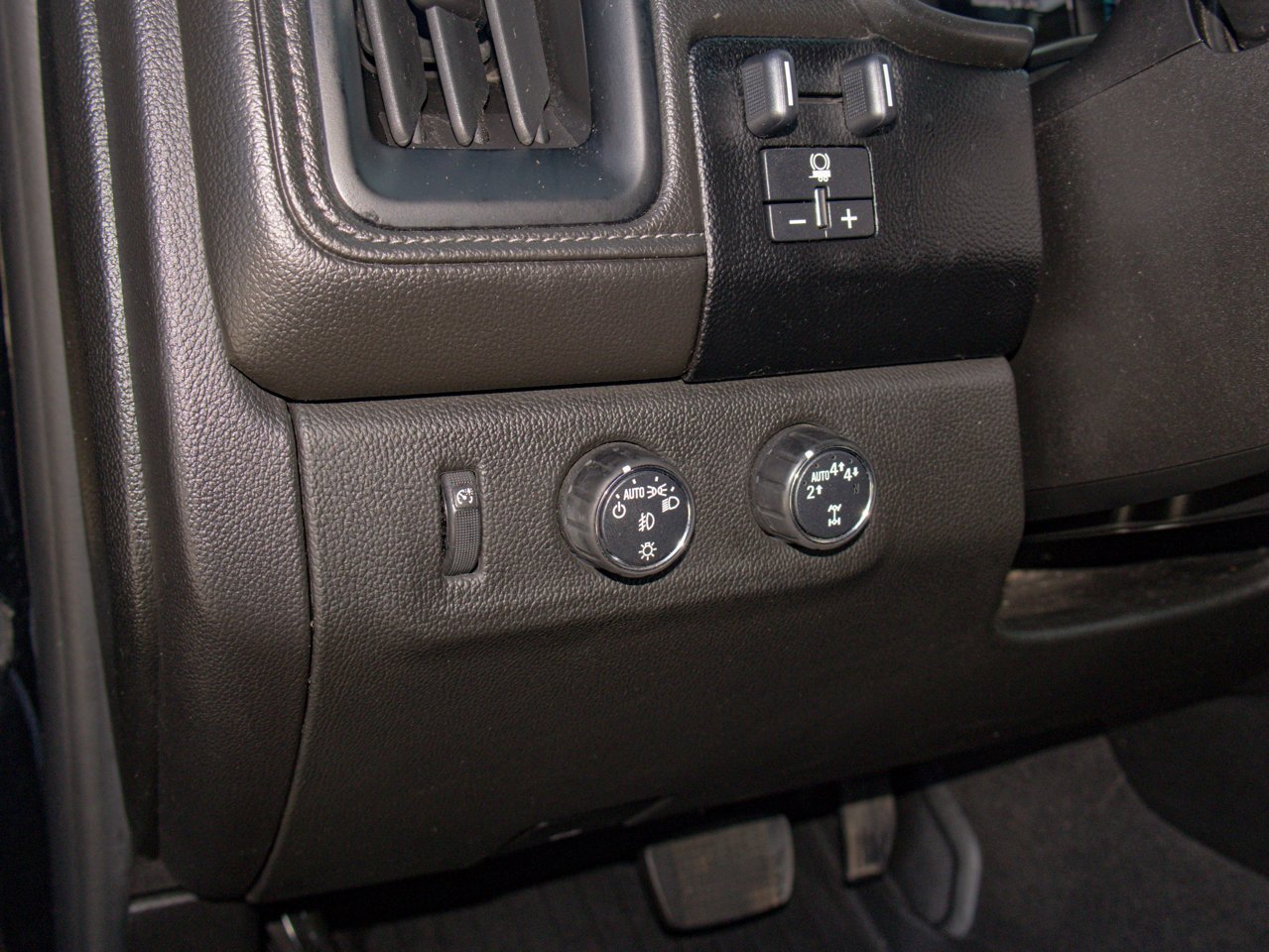 2021 GMC Canyon 4WD Crew Cab 128 Elevation Black Sherwood Park - photo #21