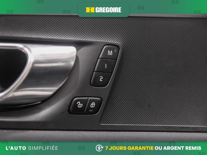 2021 Volvo XC60 White Blainville - photo #18