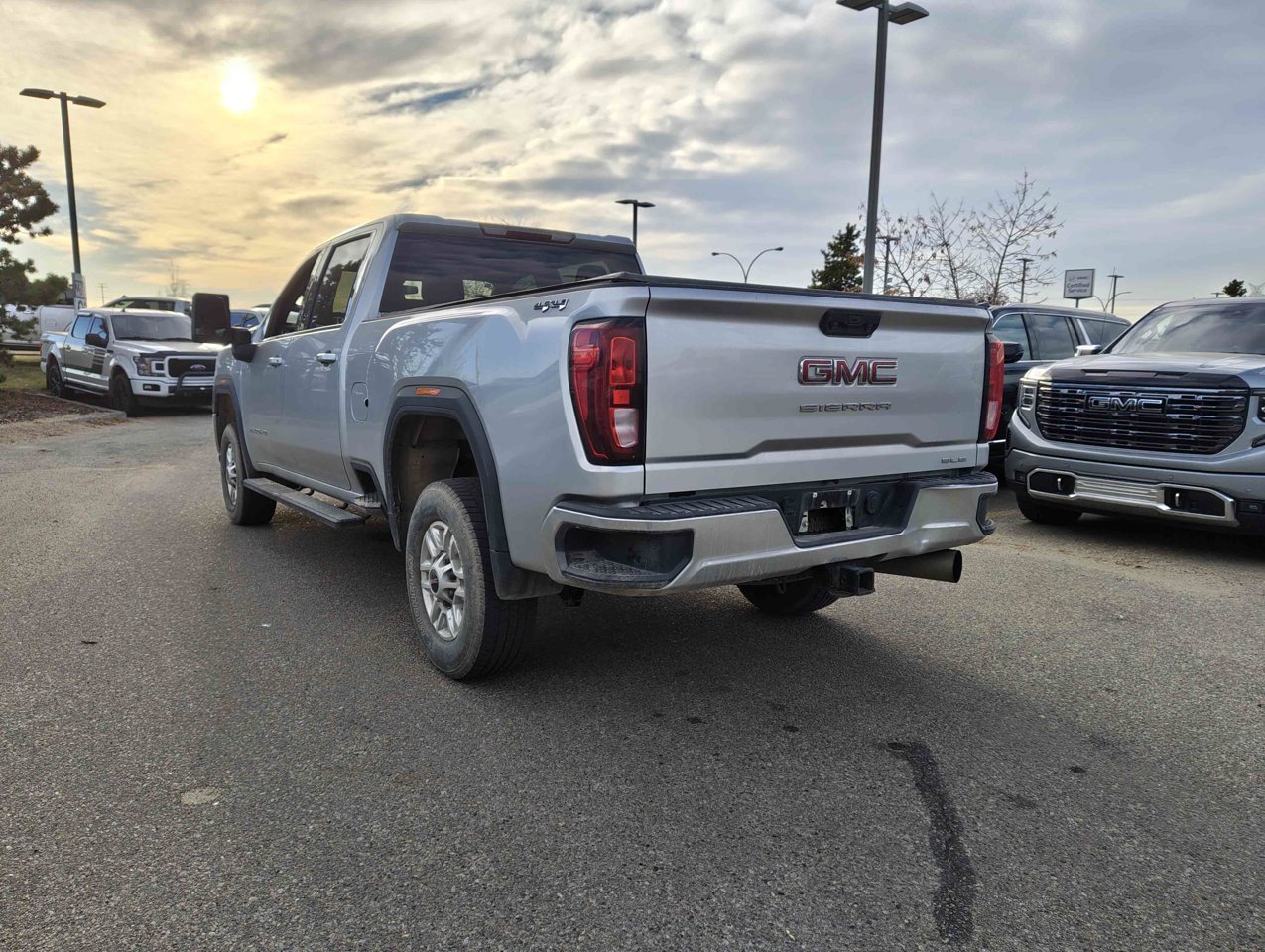2021 GMC Sierra 2500HD 4WD Crew Cab 159 SLE Grey Sherwood Park - photo #4