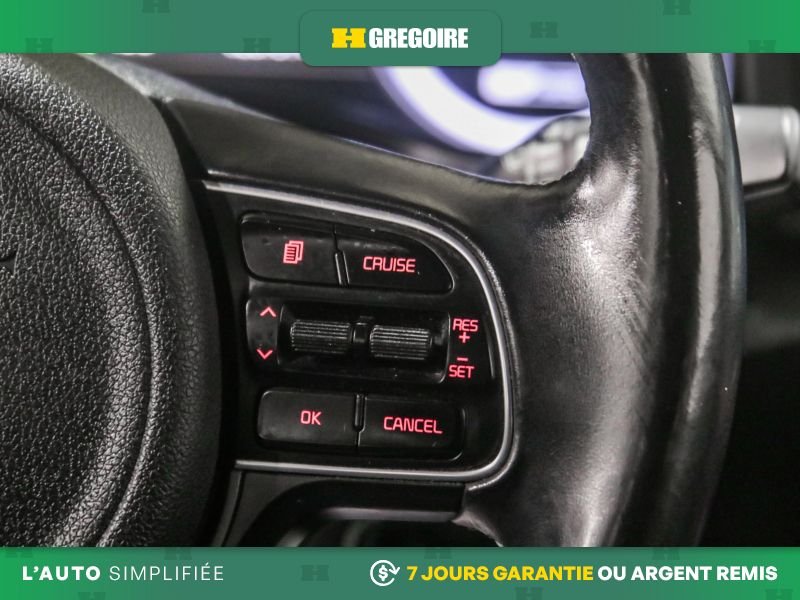 2019 Kia Niro Black Laval - photo #20