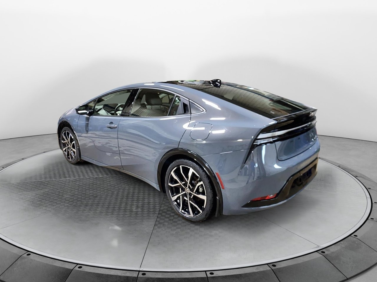 2024 Toyota Prius Prime Guardian Gray Baie-Comeau - photo #3