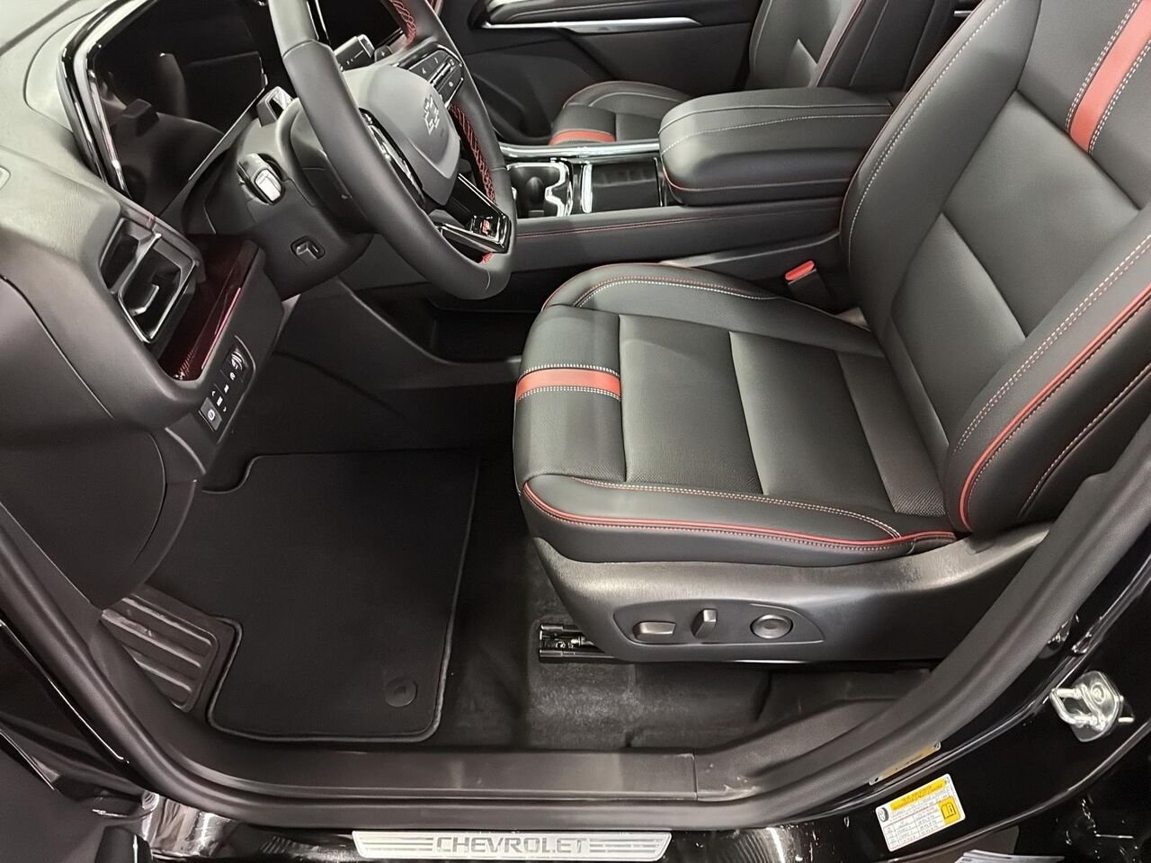 CHEVROLET Traverse RS 2027 NOIR MOSAIQUE METALLISE Saint-Hyacinthe - photo #8