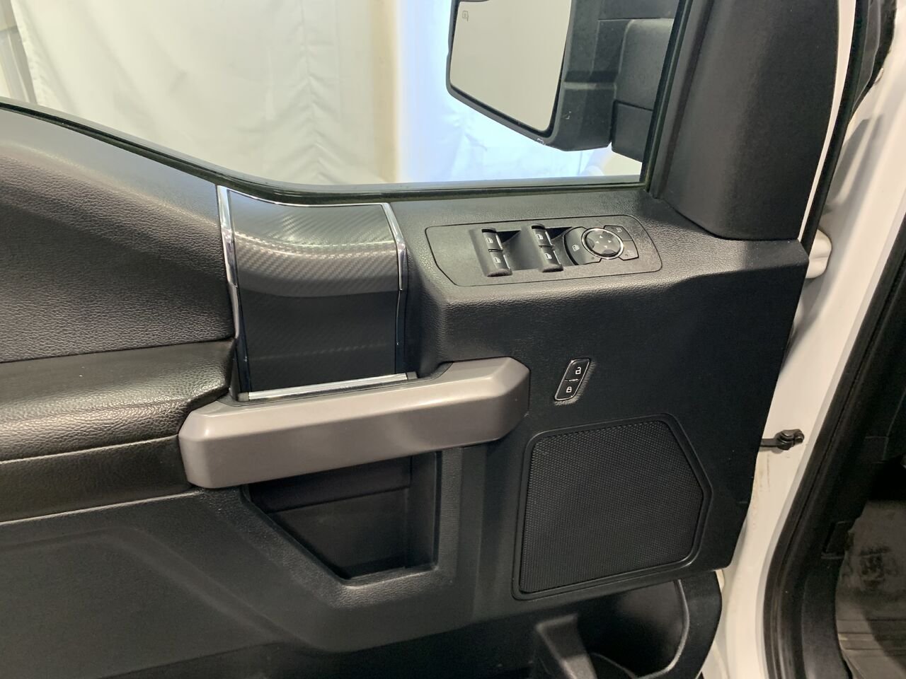 Ford F-150 XLT SPORT SUPERCREW XLT cabine SuperCrew 4RM caisse de 5,5 pi 2019 Blanc Châteauguay - photo #28