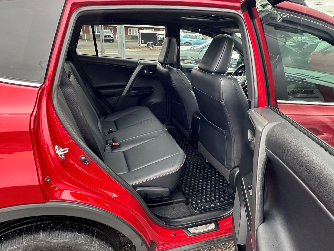 2016 Toyota RAV4 SE RAV4 SE Red Matane - photo #9