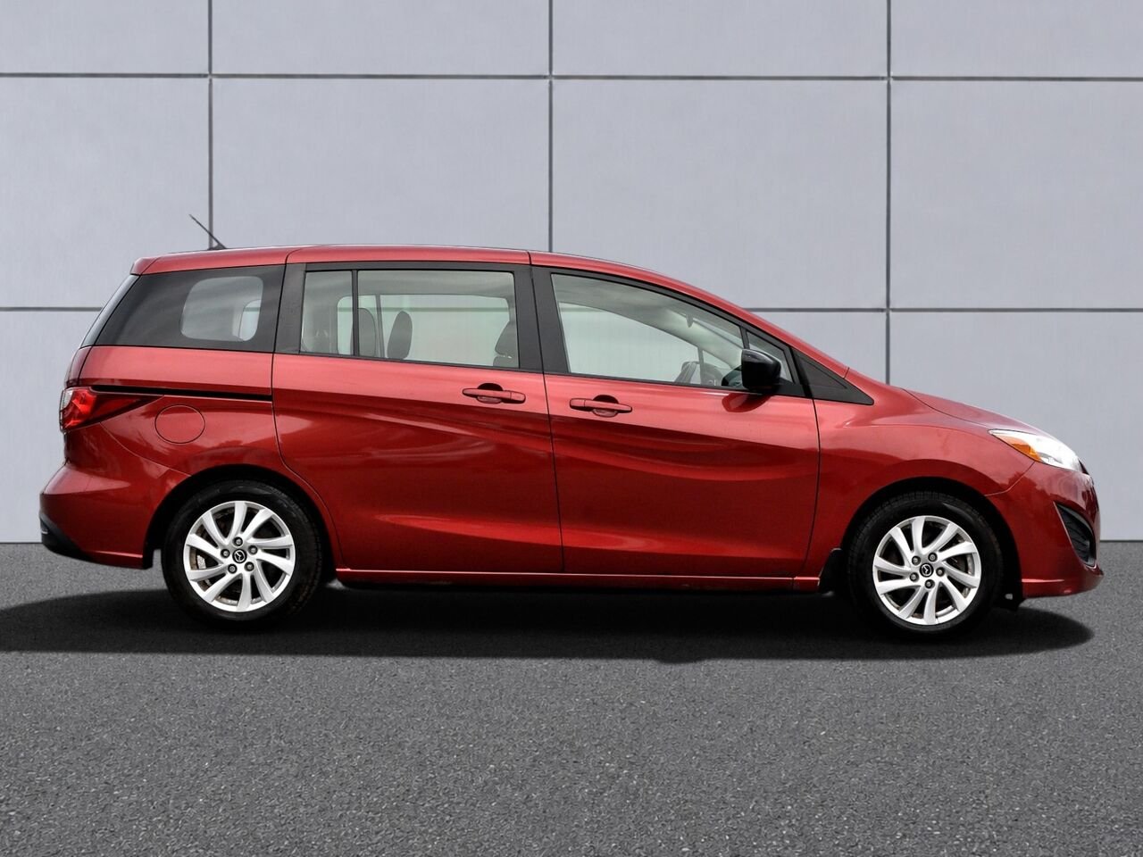 Mazda Mazda5 Familiale 4 portes, boîte automatique, GS 2015 Rouge Saint-Hyacinthe - photo #5