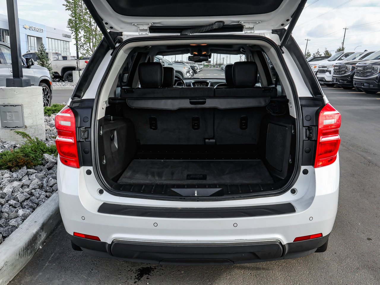 2017 Chevrolet Equinox AWD 4dr Premier w/1LZ White Sherwood Park - photo #8