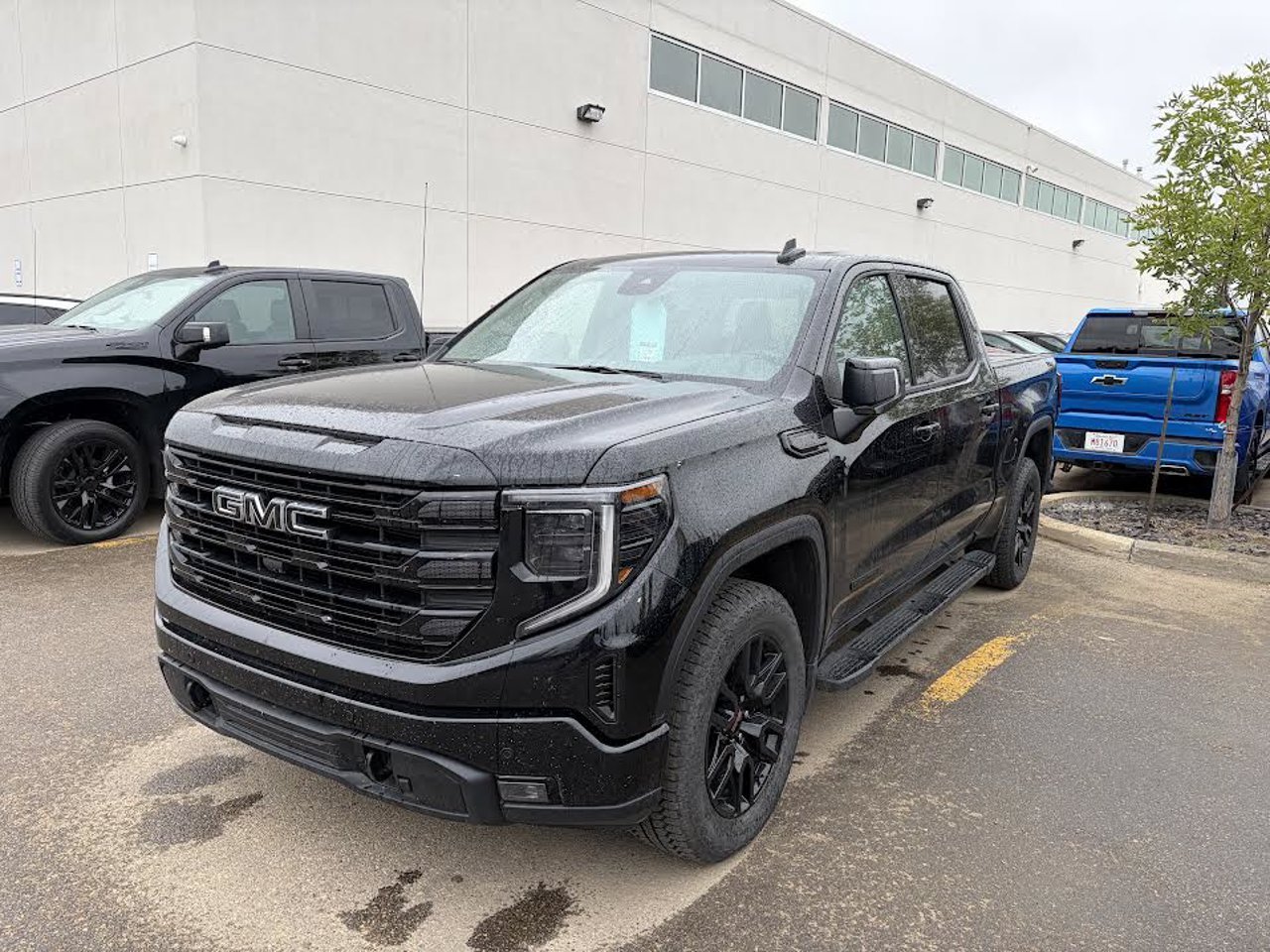 2026 GMC Sierra 1500 4WD Crew Cab 147 Elevation Black Sherwood Park - photo #2
