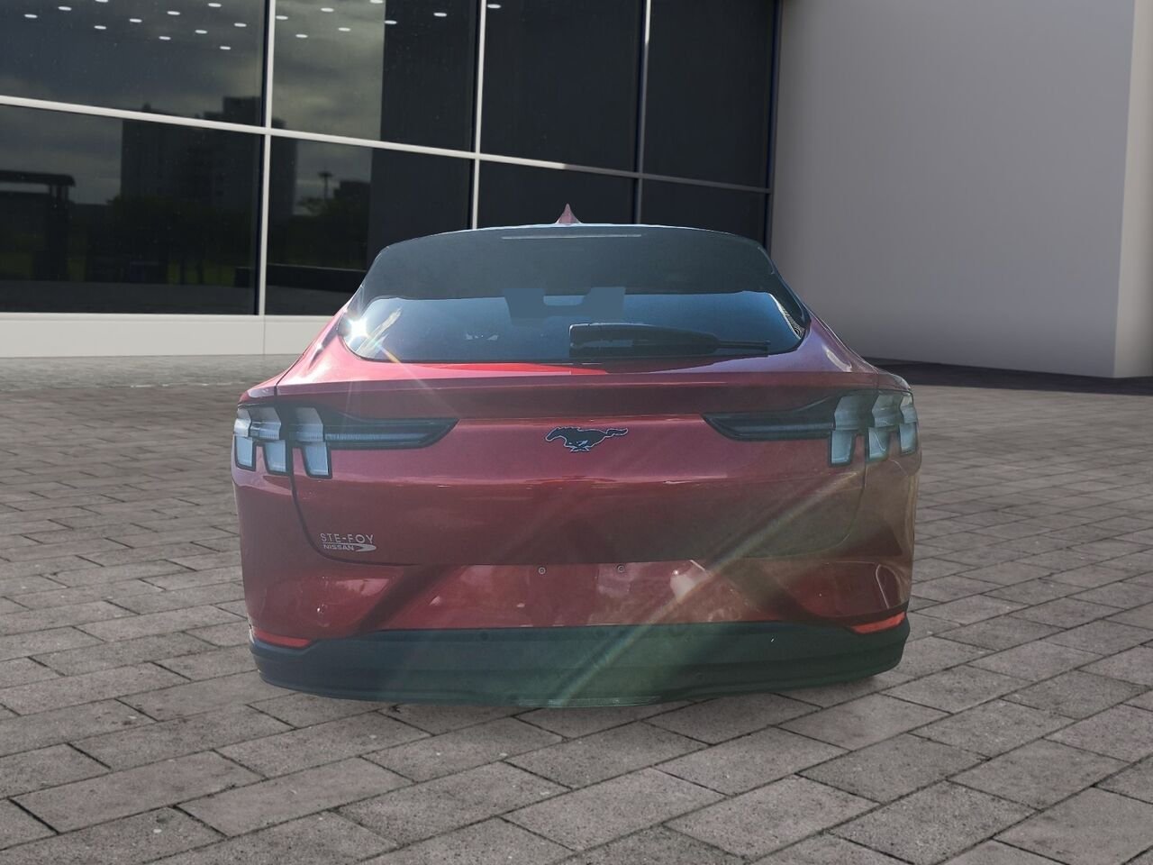 Ford Mustang Mach-E SELECT 2022 Rouge Québec - photo #2